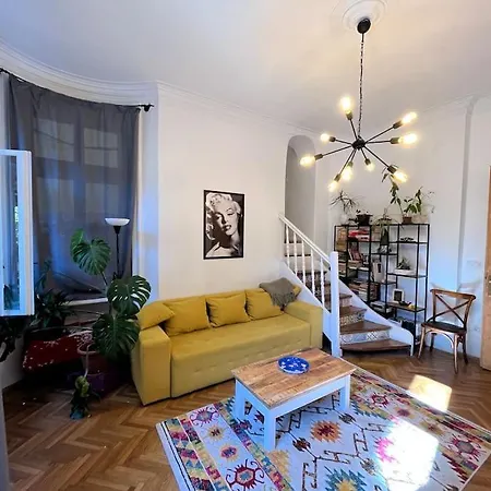 The Old Stairs Apartman *