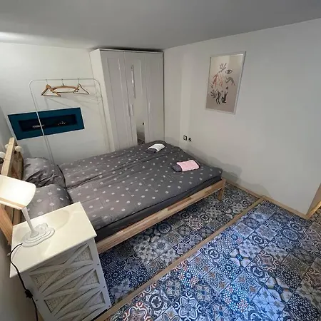 The Old Stairs Apartman